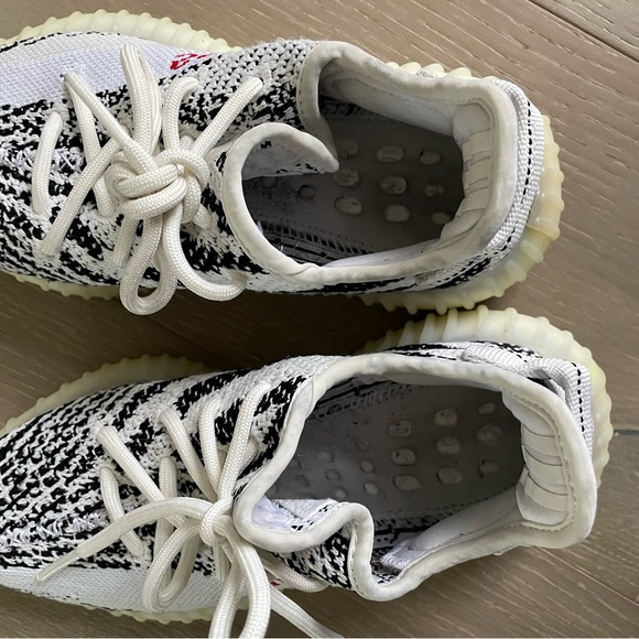 Authentic Yeezy - Picture 2 of 6